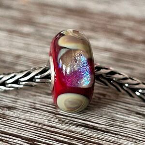 TROLLBEADS Felicity Bead, Vietnam Exclusive LAA 925S w Violet Dichroic VERY RARE